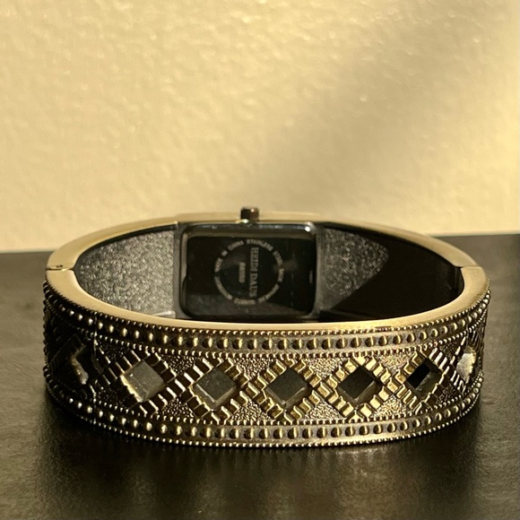 Heidi Daus Shimmering Pastel Swarovski Crystal Watch - Picture 11 of 11